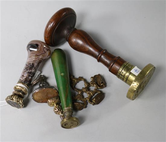 A Victorian agate handled desk seal and five others	